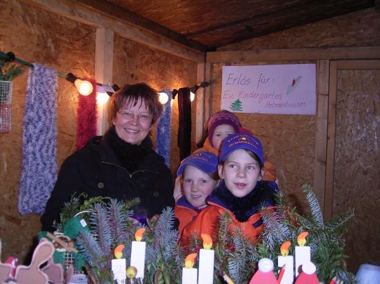 Trotzt Sturm und Regen: Viele Besucher beim Weihnachtsmarkt der Jugendfeuerwehr